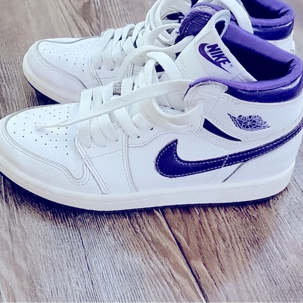 Air Jordan 1 High OG 'Court Purple Sz 6.5 Women - Picture 10 of 11
